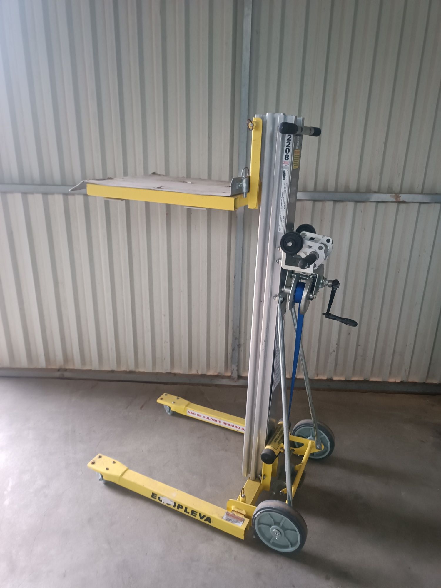 Empilhador stacker monta-cargas plantaformaporta-paletes manual ele