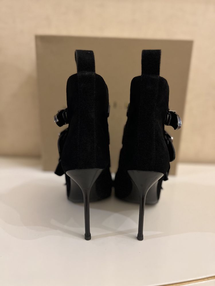 Ботильйони Burberry