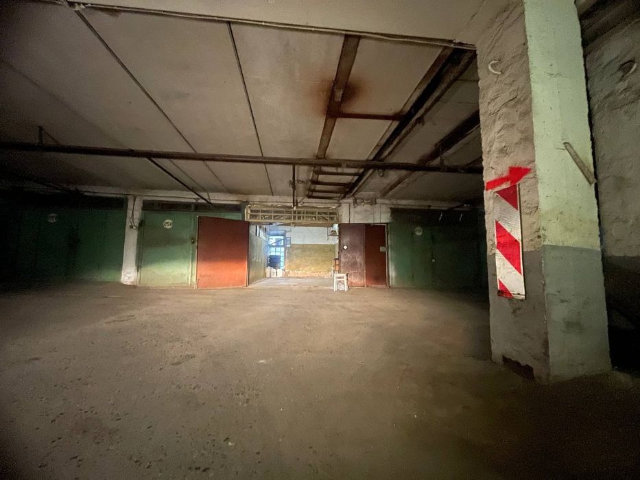 Оренда гаража  гаражу боксу вулиця Тернопільська 17. 20 кв.м. 220V