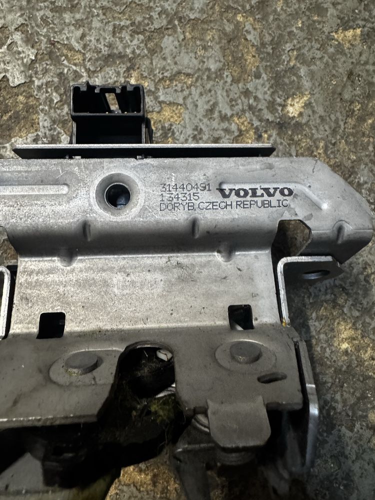 Zamek z dociągiem volvo v70,xc70  31440.491