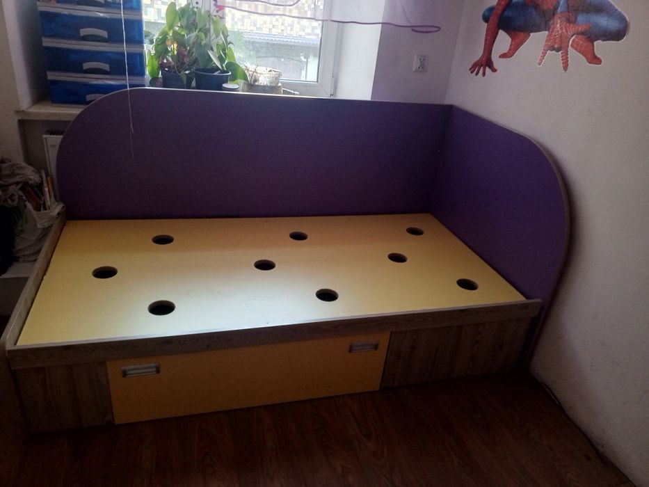 Łóżko bez materaca