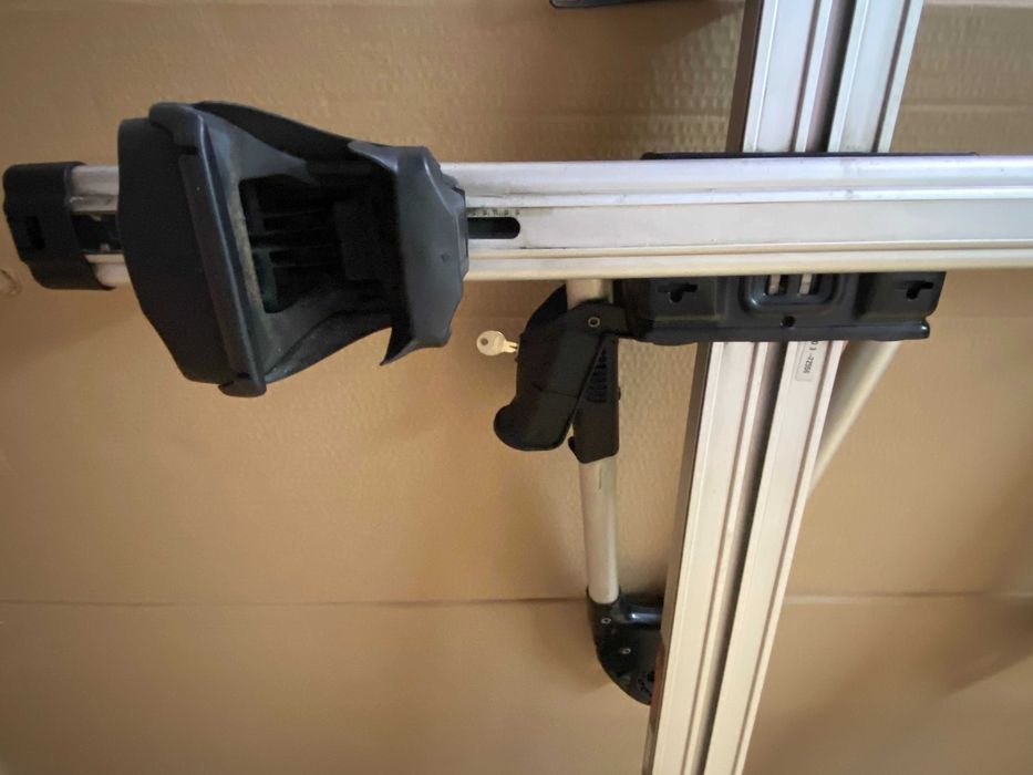 Barras tejadilhoe suportes bicicletas Thule