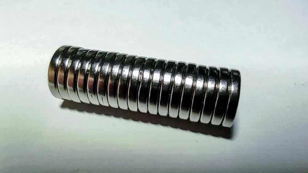 Magnesy neodymowe 10x1,5 mm MOCNE 10 sztuk