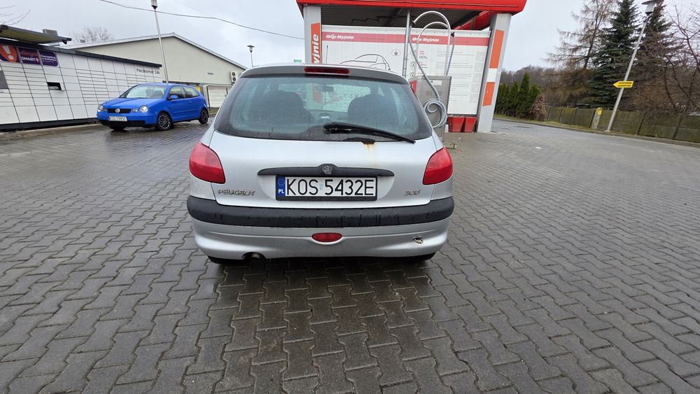 Peugeot 206 1.1L ważne O.C. i B.T. CALY ROK