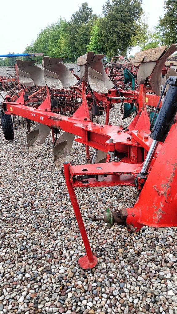 Pług overum kuhn  obrotowy zab hydrauliczne agrolux  ladny stan