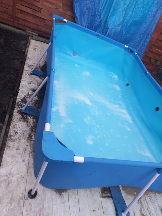 Sprzedam basen na stelażu