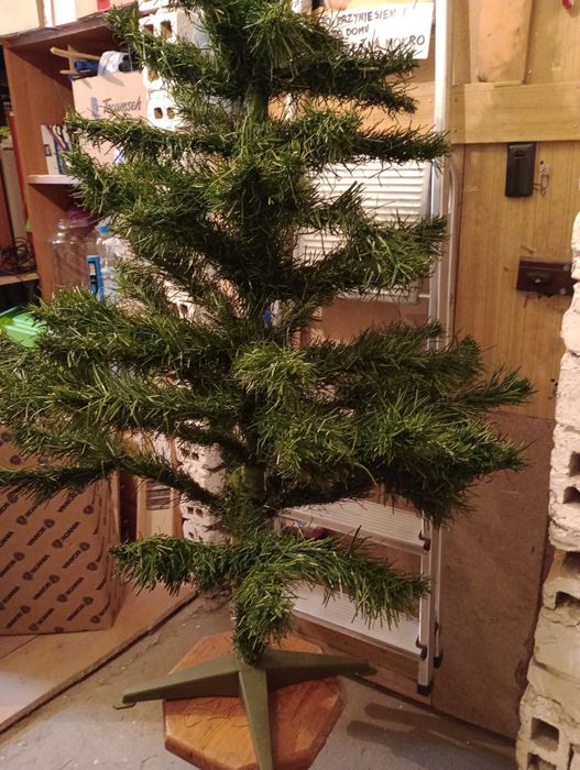 Choinka sztuczna jak nowa.