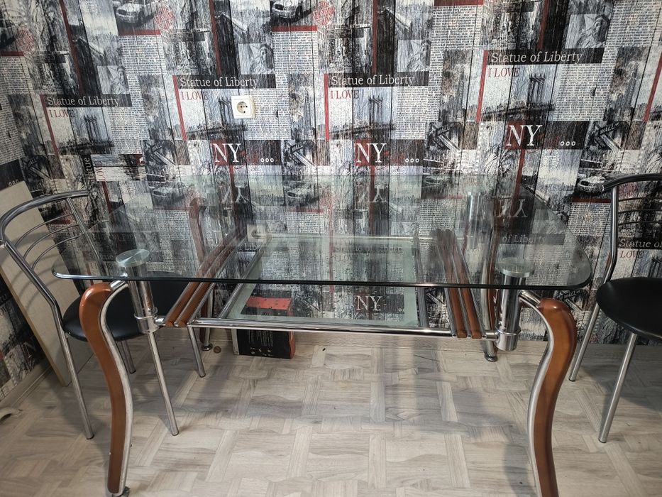 Продам стіл скляний