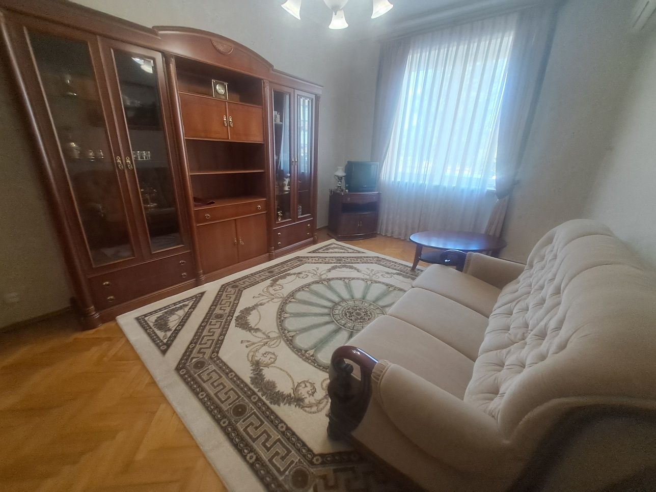 Сдам Довженко 6  Дома  Каркашадзе 3х комнвтную квартиру