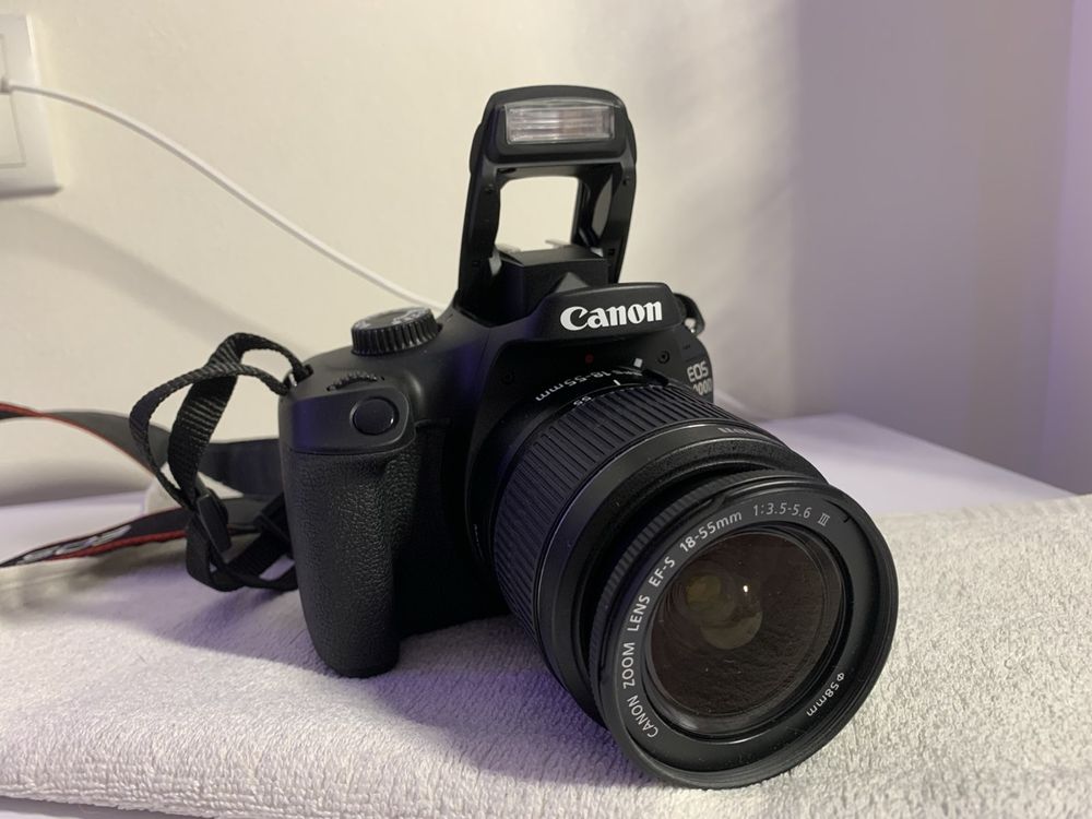 Фотоапарат Canon 4000D з гаратнією