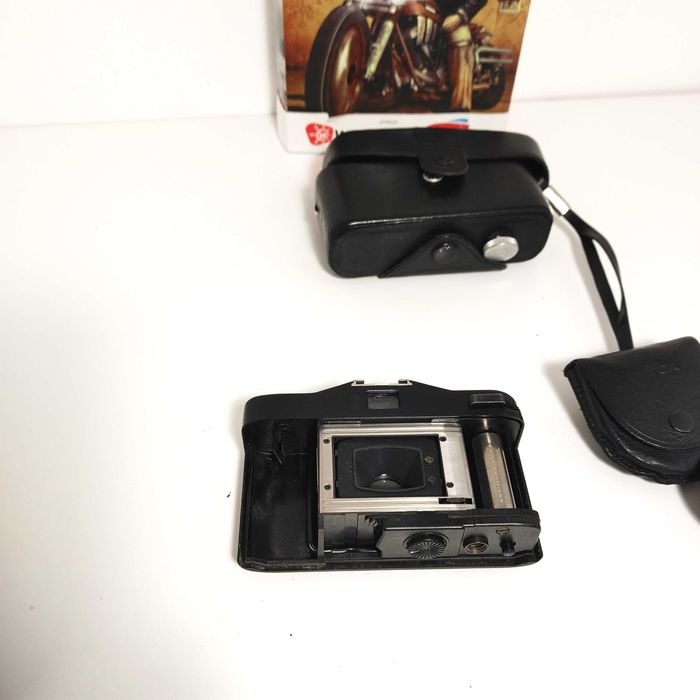 Najmniejszy aparat analogowy 35 mm MINOX 35 EL z futerałem i filtrem