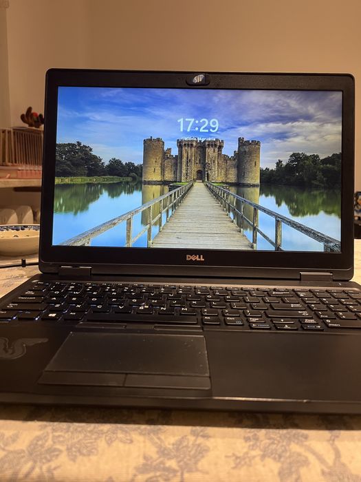 Dell Latitude 5580 16 GB Ram Intel i5 6200 ,250 GB SSD