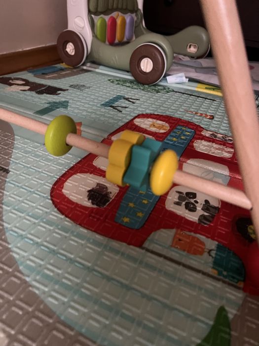 Дитячий деревяний розвиваючий центр