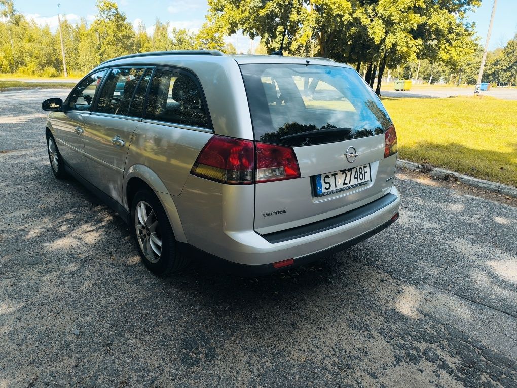 Opel Vectra 1.9 CDTI  długie opłaty skóra nawigacja Xenon