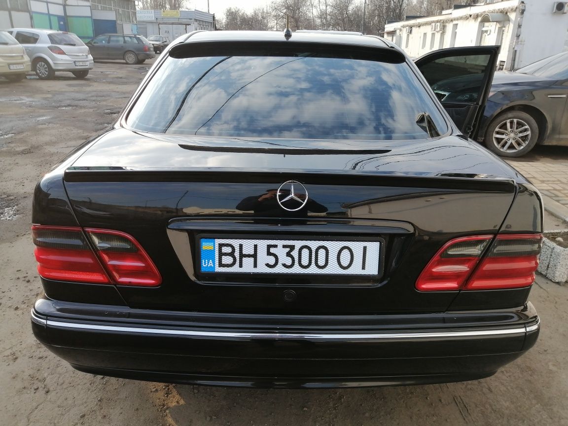 Mercedes Benz w210
