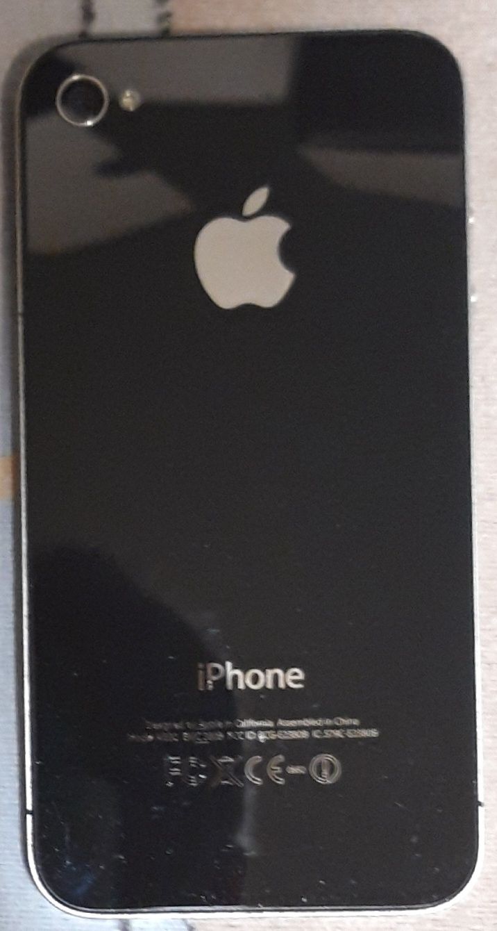 Apple iPhone 4 S.
