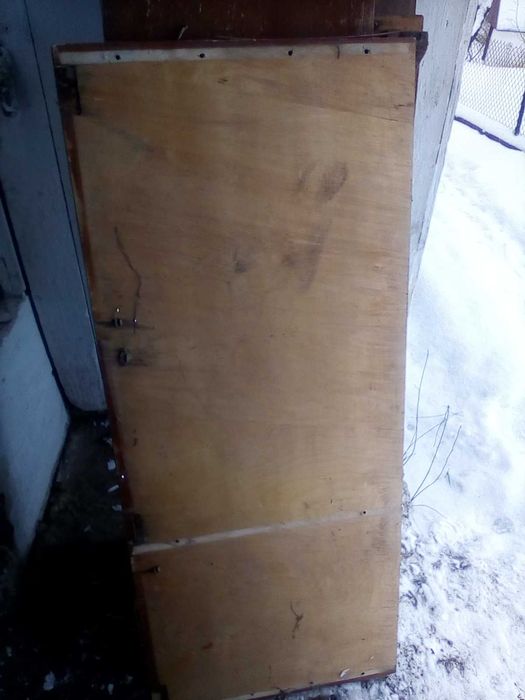 2 сітки норочні,витяжка для кухні,дерев плити з шафи,старий диван,кріс