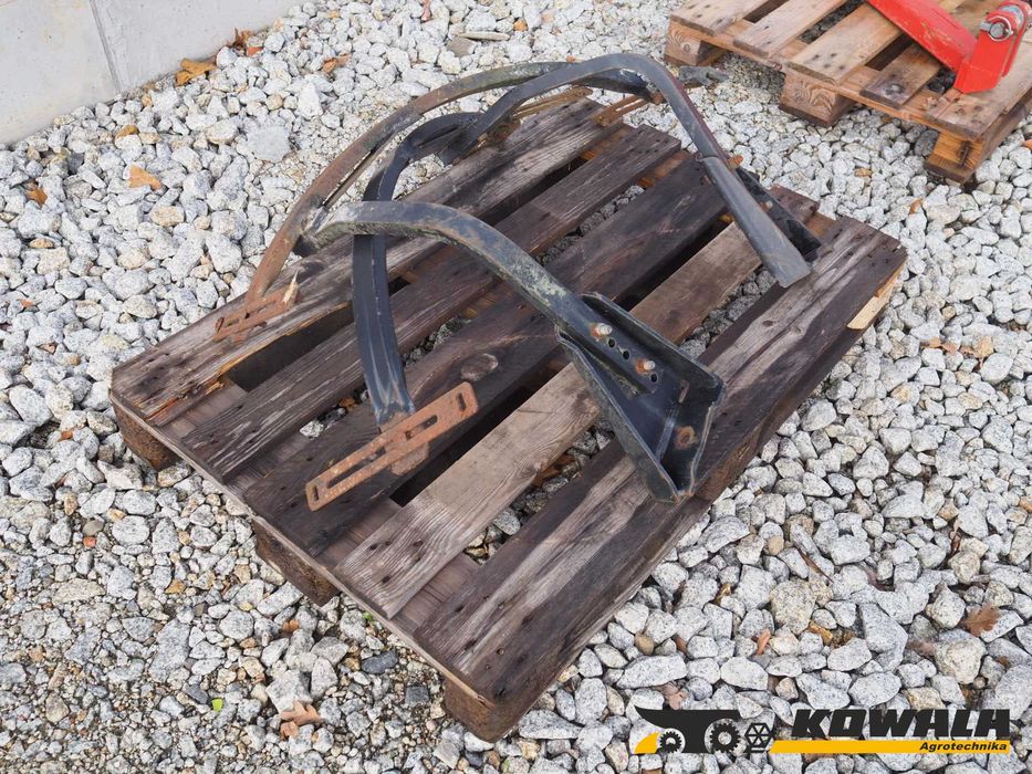 Claas Arion - uchwyt, wspornik, mocowanie błotników przednich, błotnik