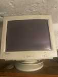 Monitor komputerowy Samtron 76e.