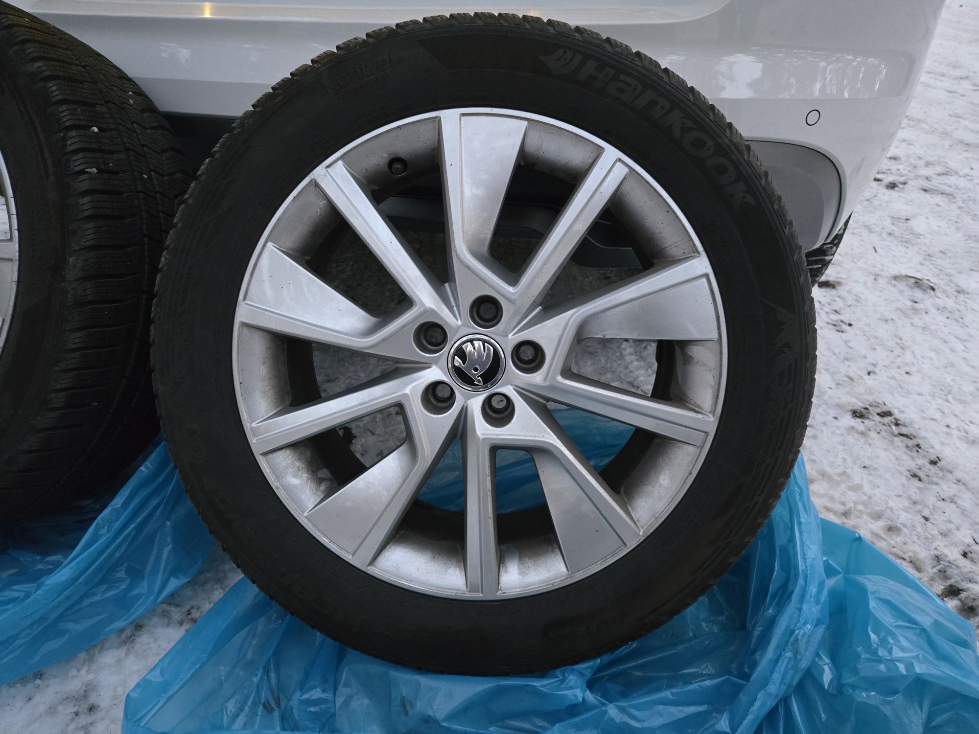 Koła felgi+opony zimowe 6.5j 5x100 205/55/R17 2019r. skoda kamiq/scala
