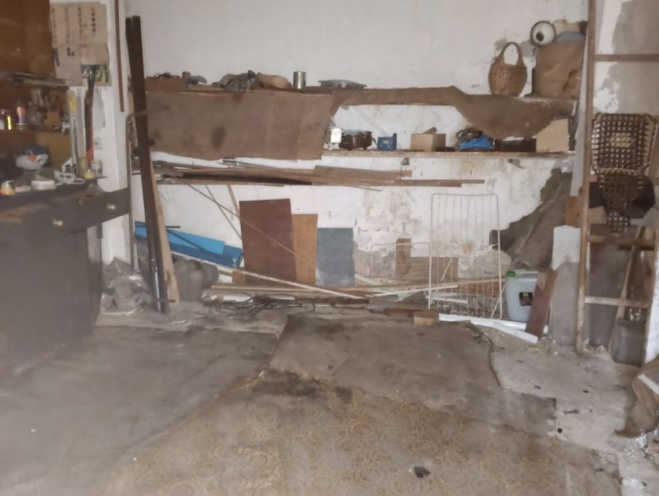 Сдам широкий капитальный гараж в хорошей локации