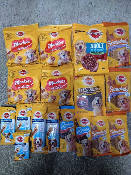 16 opakowań przysmaków dla psa Pedigree mix rodzajów i 1 sucha karma