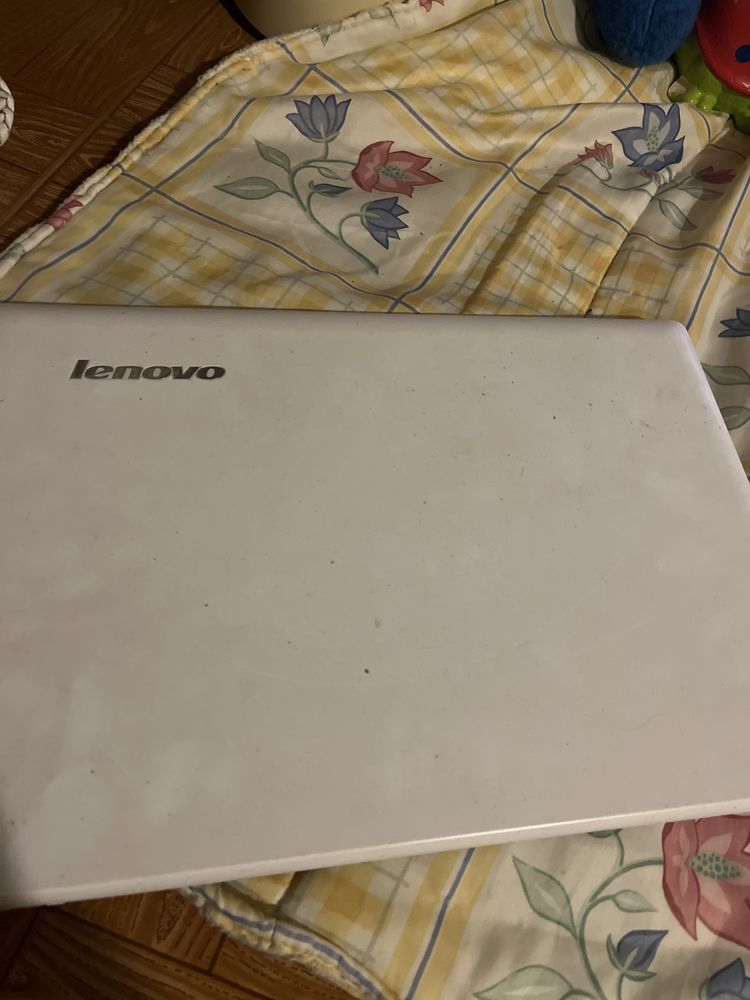 Laptop Lenovo branco