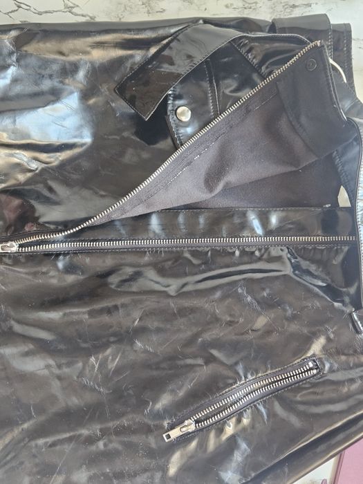 Спідниця демісезон H&M 38 лакова