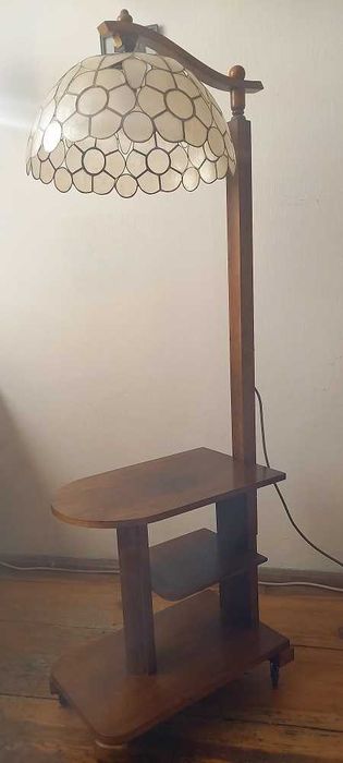 Lampa podłogowa w stylu Art Deco - na kółkach