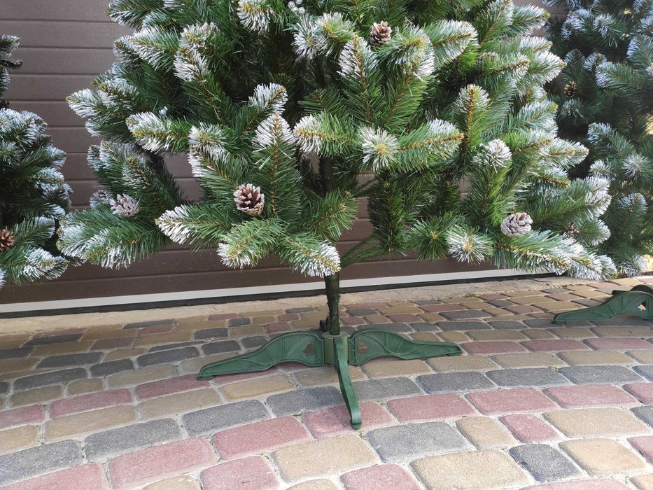 ТОП‼️Штучна ялинка "Кармен" з золотими/срібними ягідками.