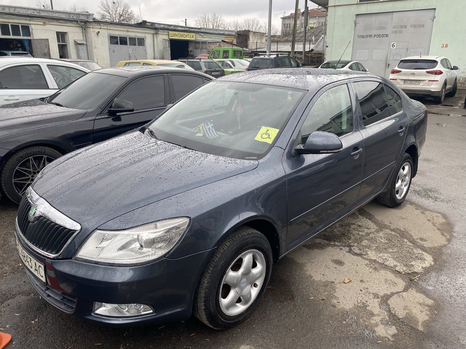 Skoda A5  1.8 TSI бензин MT