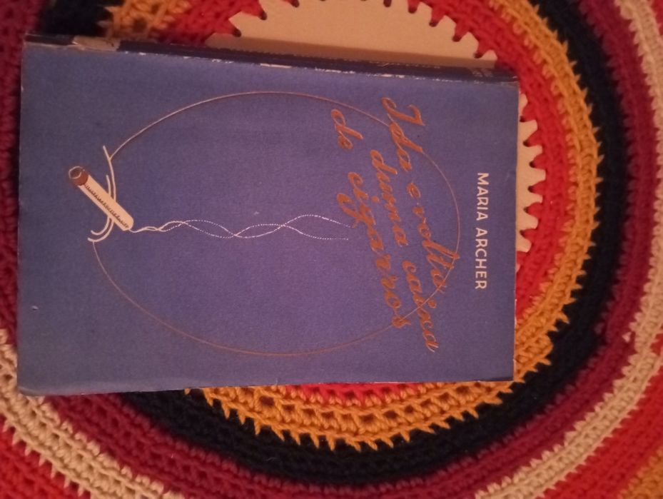 Maria Archer - Ida e volta de uma caixa de cigarros (1.ª edição)