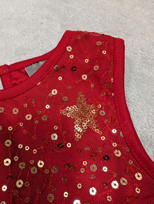 Czerwona świąteczna tiulowa sukienka w gwiazdki cekiny 128 jak nowa