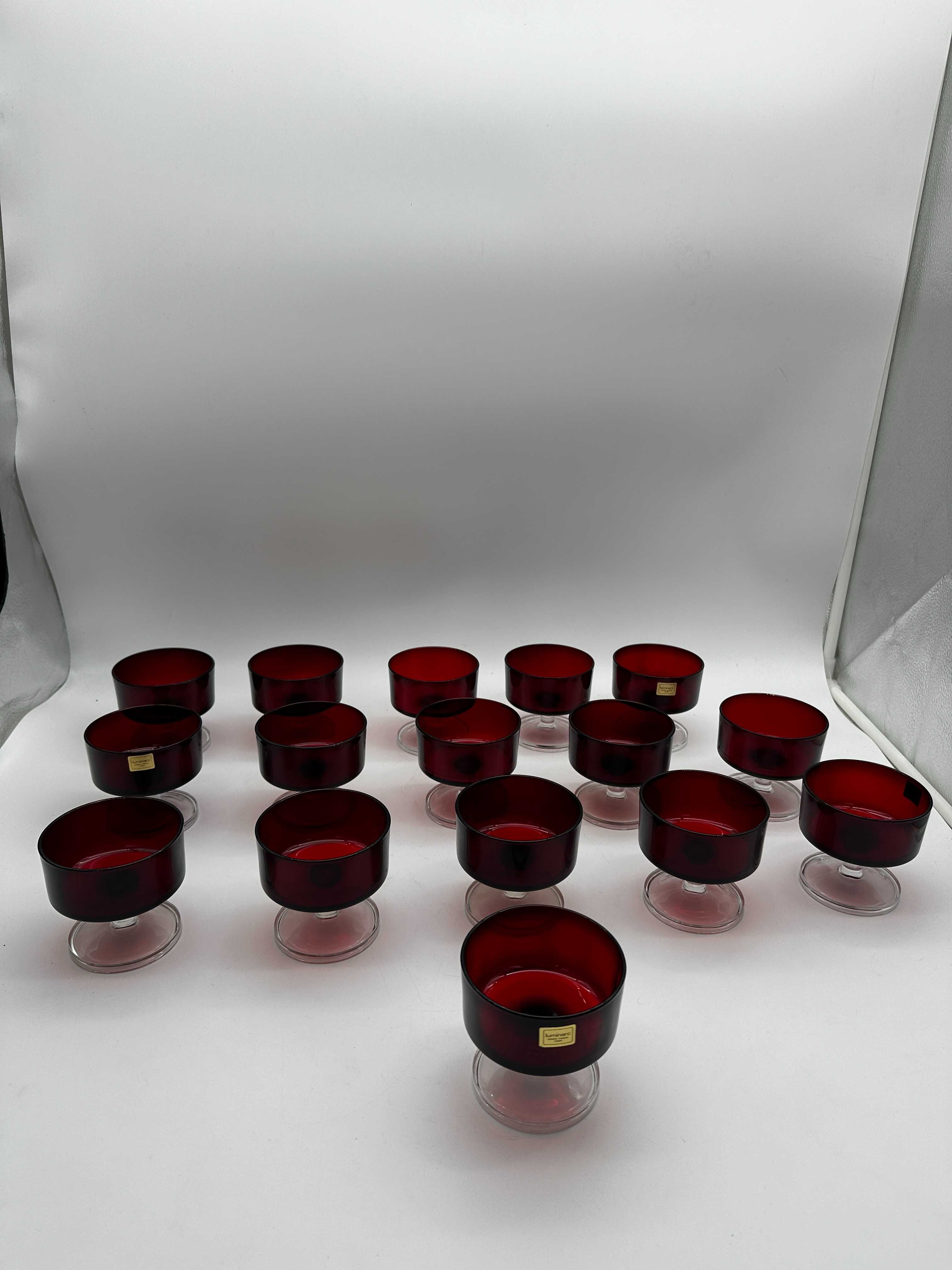 Piękny duży zestaw kieliszków deserówek czerwone szkło Luminarc 16szt