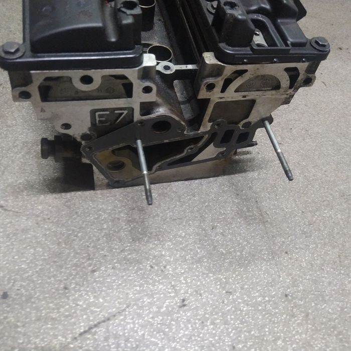 ГБЦ головка блока Peugeot 407 \ Citroen Xsara Picasso 1.8 БЕНЗИН.