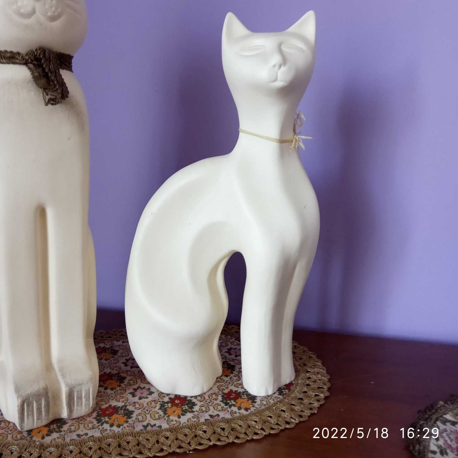 biały kot kotek ceramiczna figura figurka posążek rzeźba