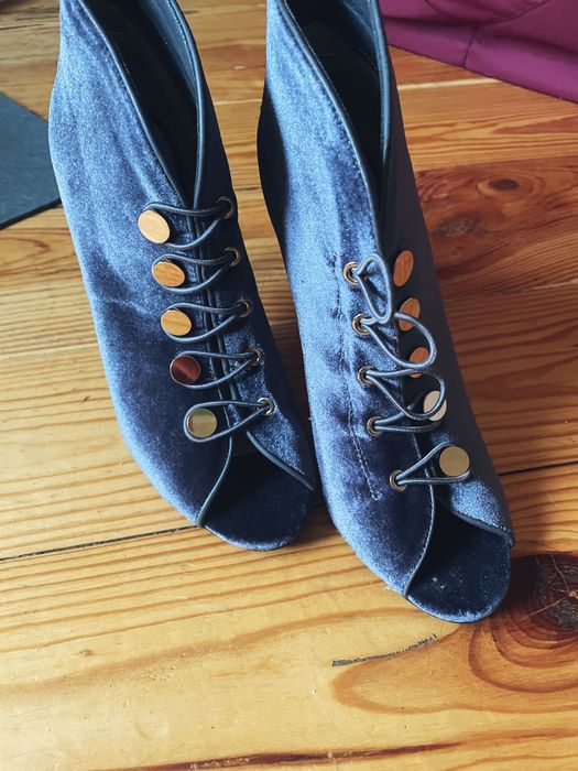 Гарні велюрові туфлі/ботильйони, 37 розмір