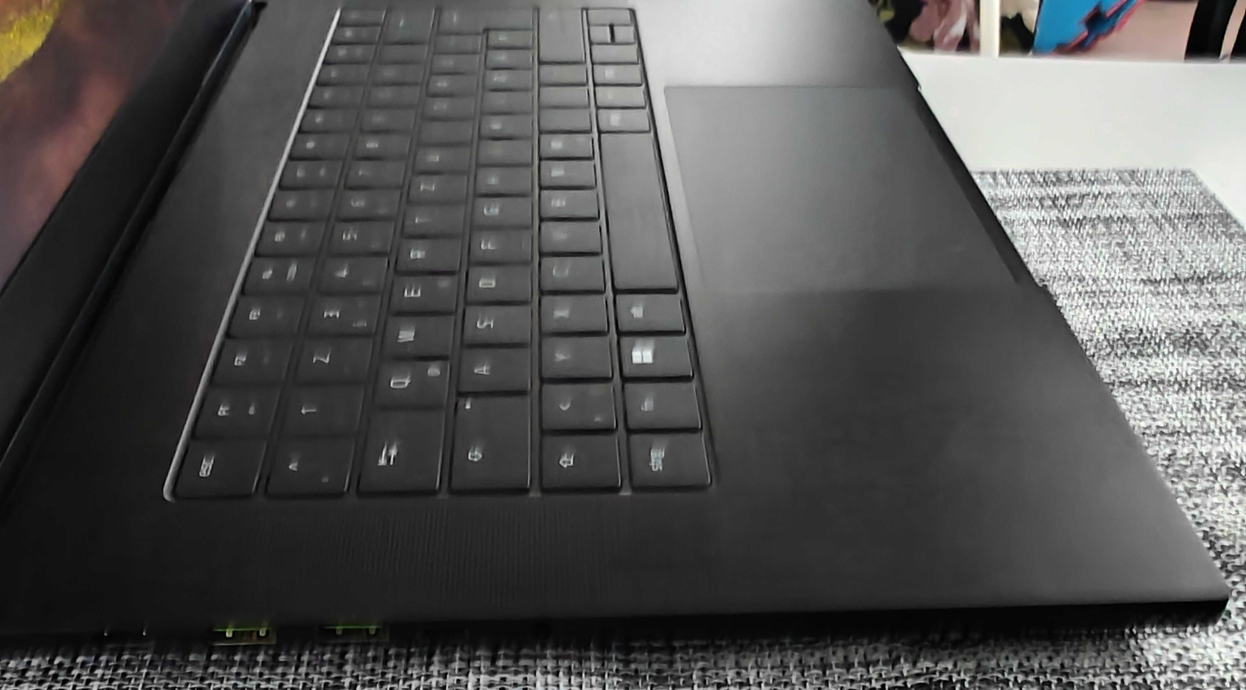 Razer Blade Advanced (2022) RZ09-0421 RTX 3080ti 16GB VRAM