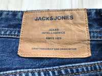 Spodnie marki Jack&Jones  32x30