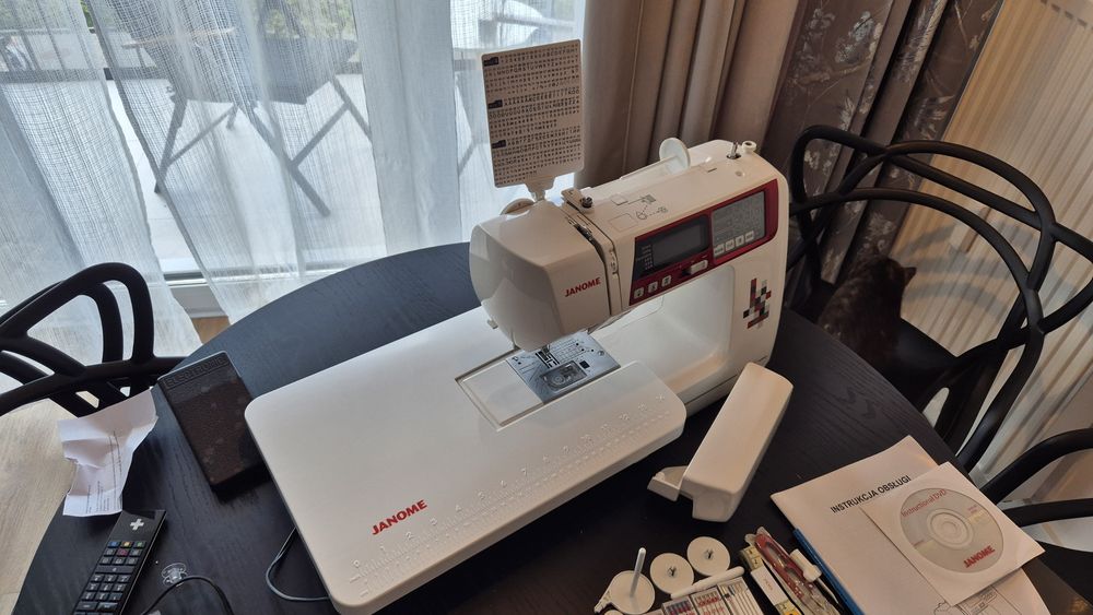 Maszyna JANOME TXL 607