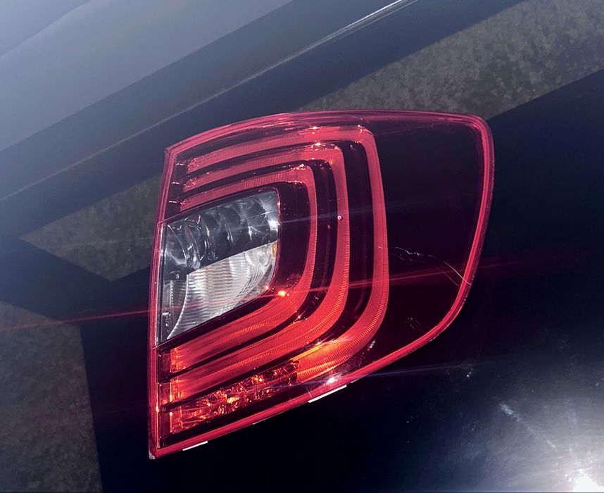Задній правий ліхтар  LED Skoda superb 2014