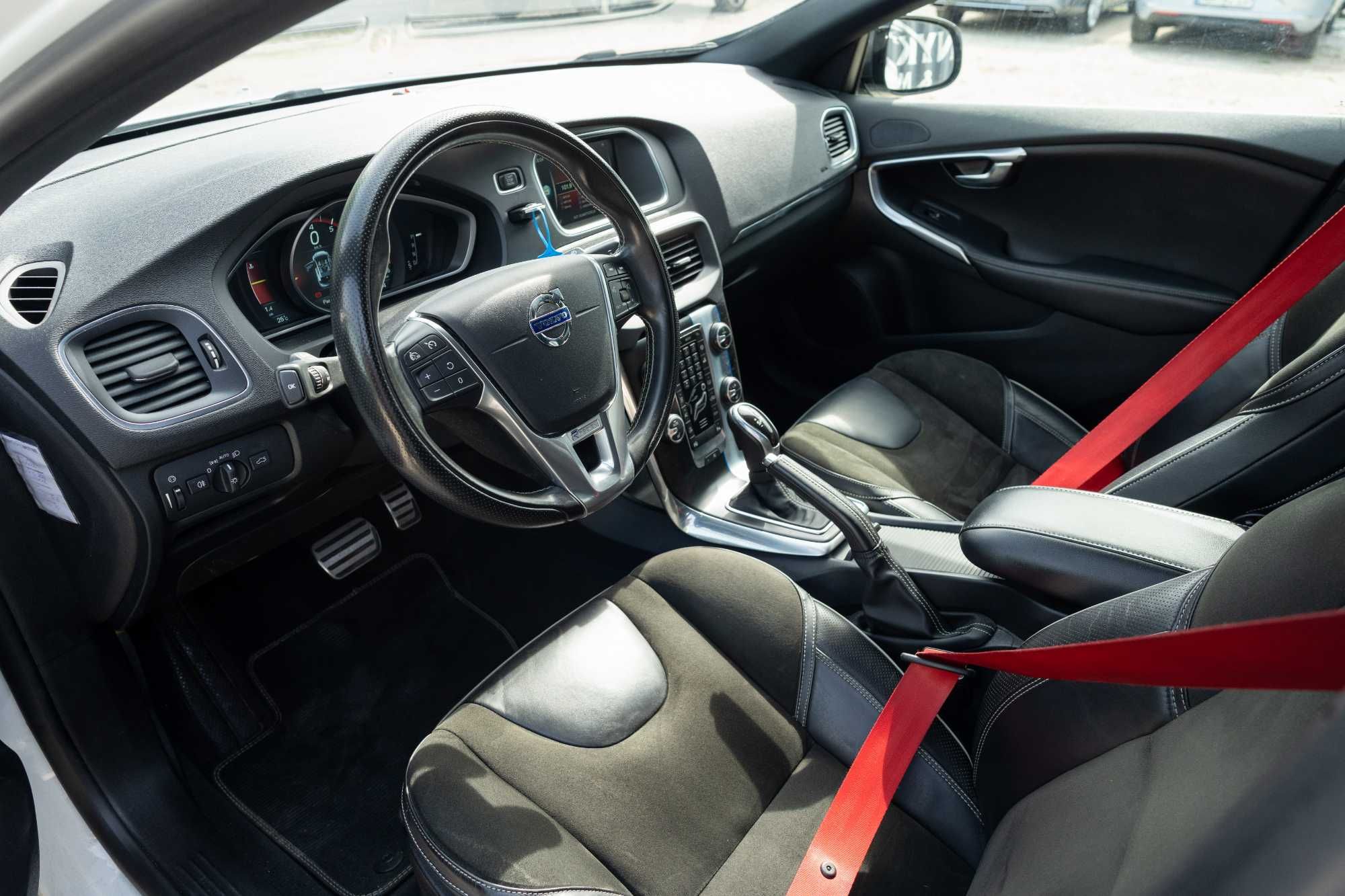 VOLVO V40 2.0 T5 253KM Carbon Edition * automat * felgi 19 " zadbane