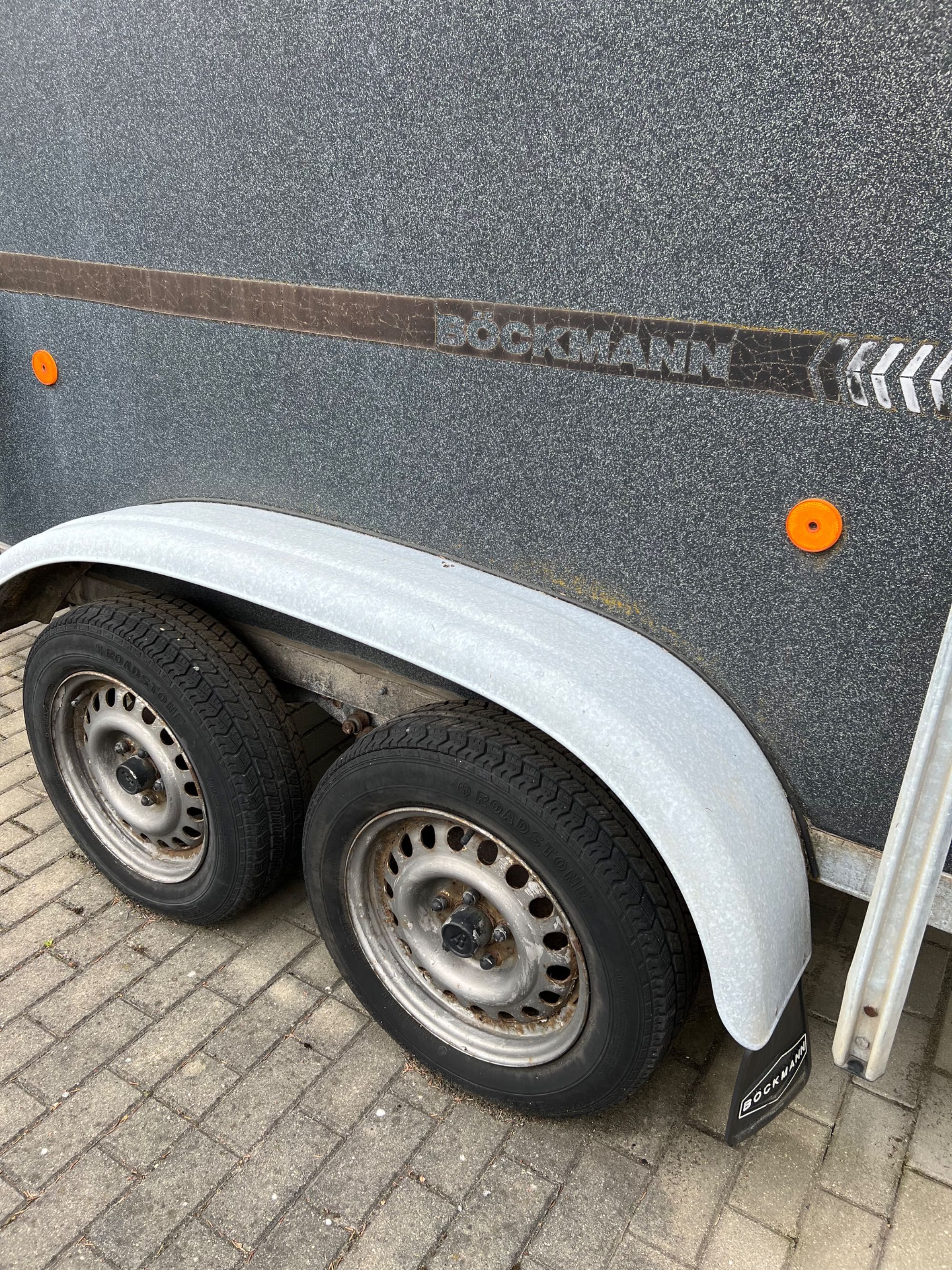Boeckmann Genius przyczepa dla 2 koni do przewozu koni Böckmann