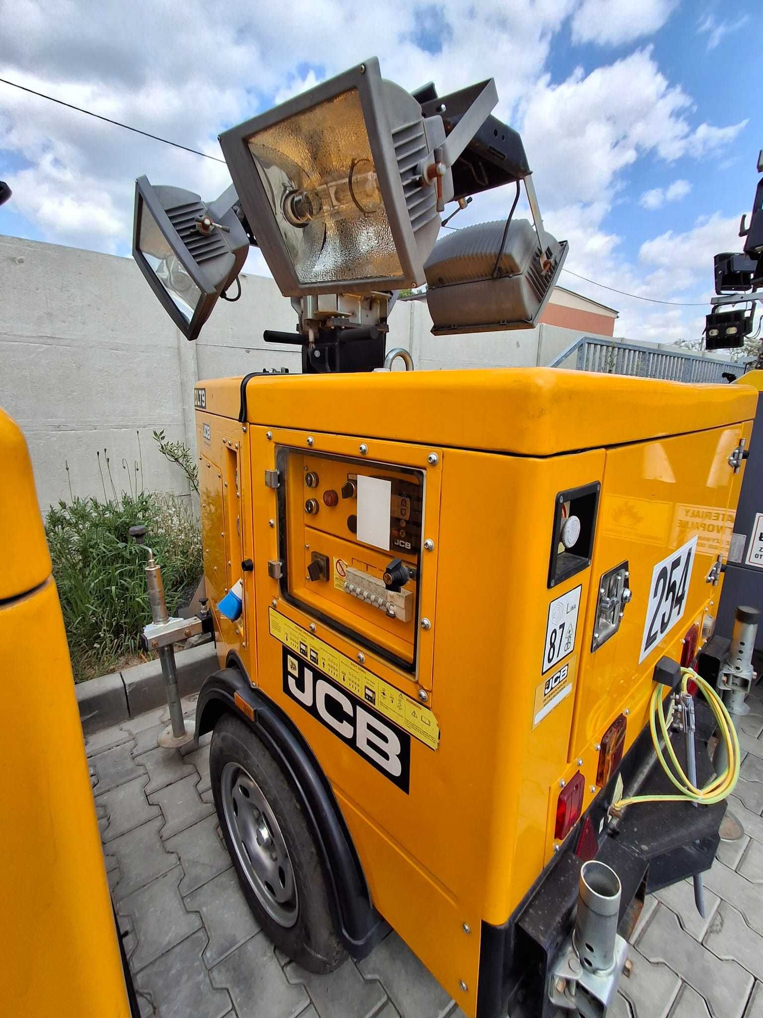 Maszt oświetleniowy JCB model LT9 / 31 tys / stan BDB