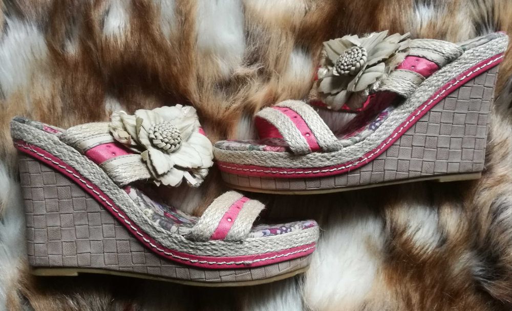 Klapki koturny espadryle kwiaty Nowe