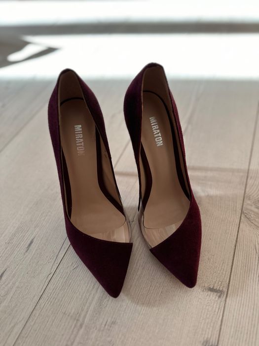 Бордові туфлі на високих шпильках