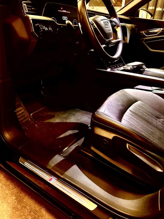 Audi e-tron 55 Quattro S Line Sportback Black Edition 12/2022