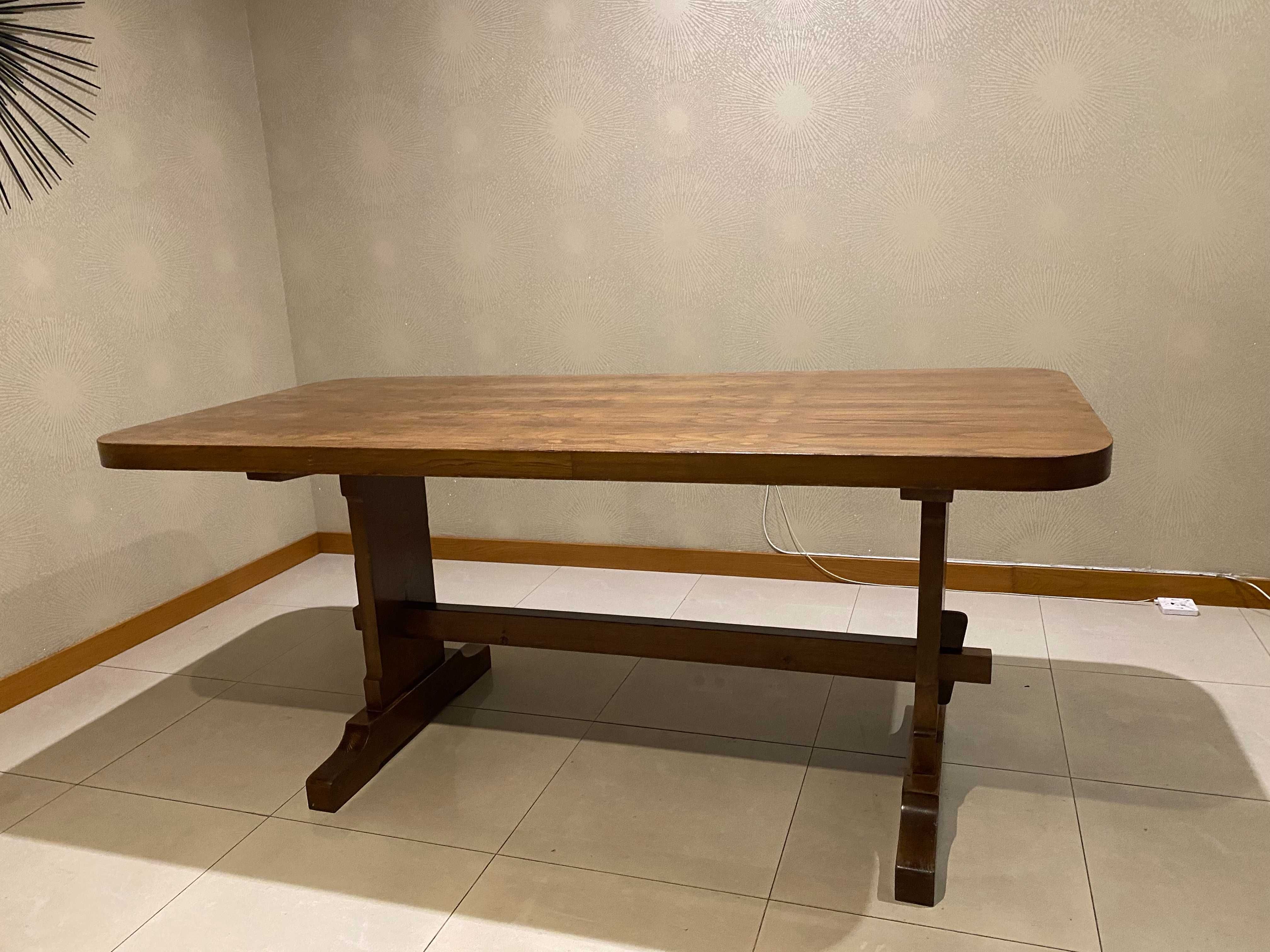 1 sofá + 2 poltronas + 1 mesa jantar (c/5 cadeiras) + móvel
