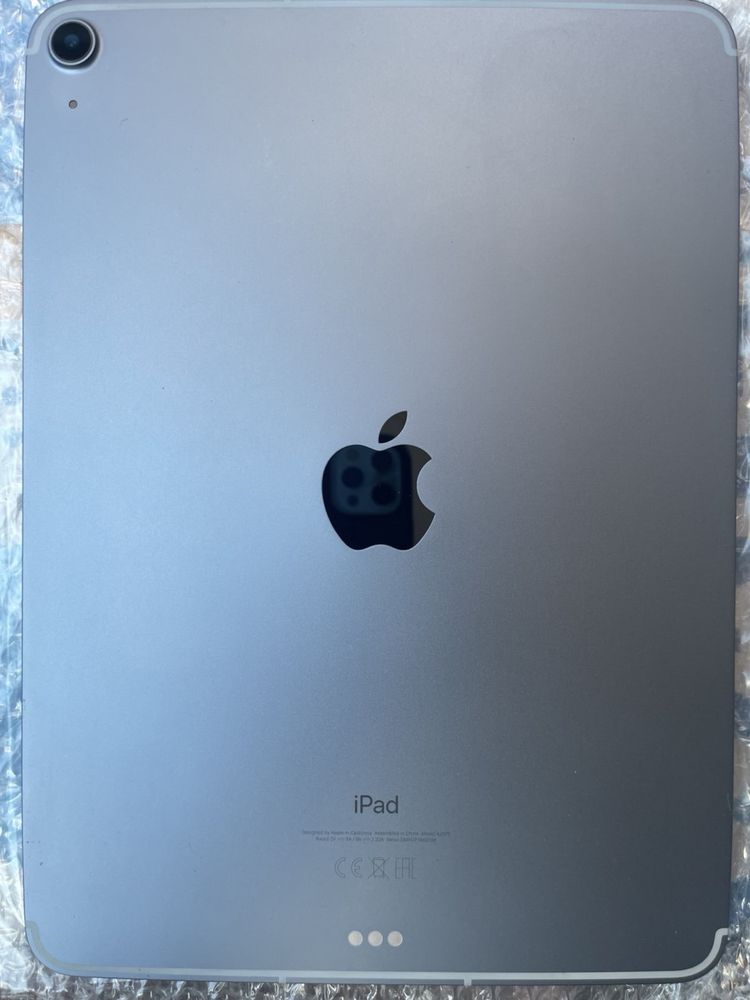 Apple iPad Air 256GB Wi-Fi + Cellular