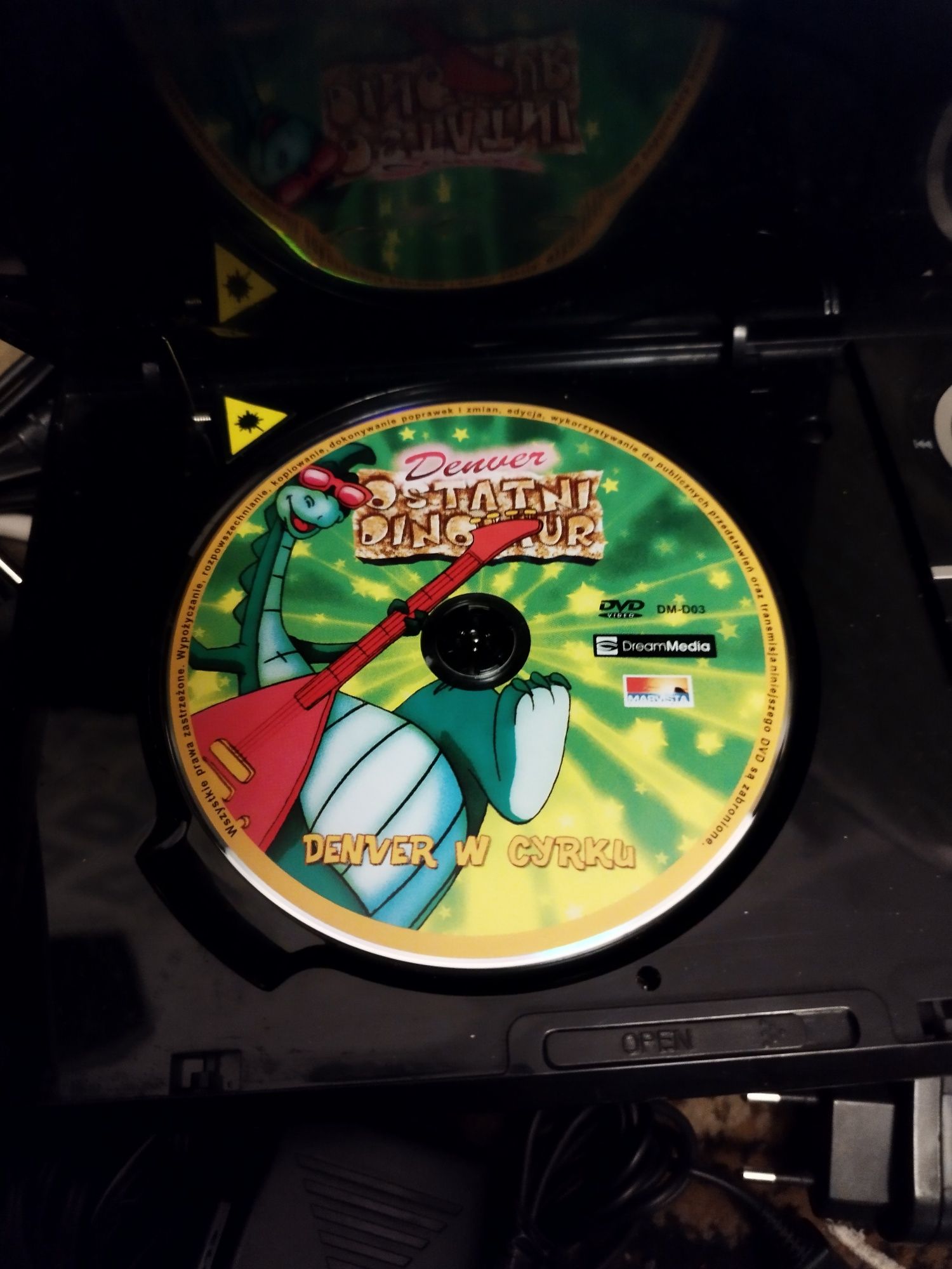 Sprawne przenośne małe DVD z ekranem